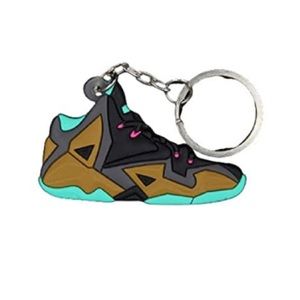 🦂(Free W/Bundle 2+) Nike LeBron 2D Rubber Keychain